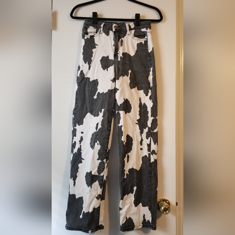 🚫Sold 🚫 Cow print jeans